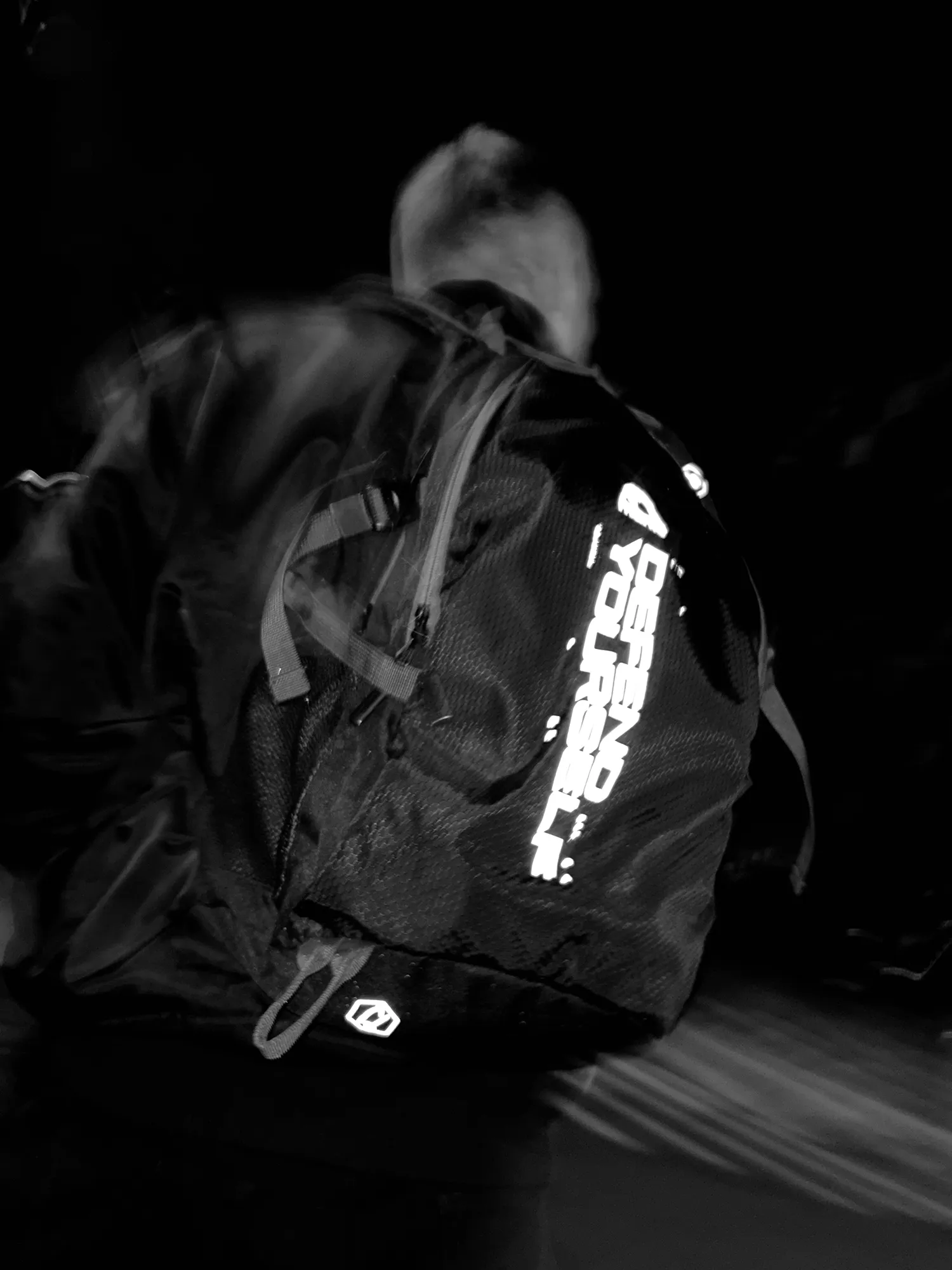 MANTO CROSS Reflective Backpack Negro - Imagen 13