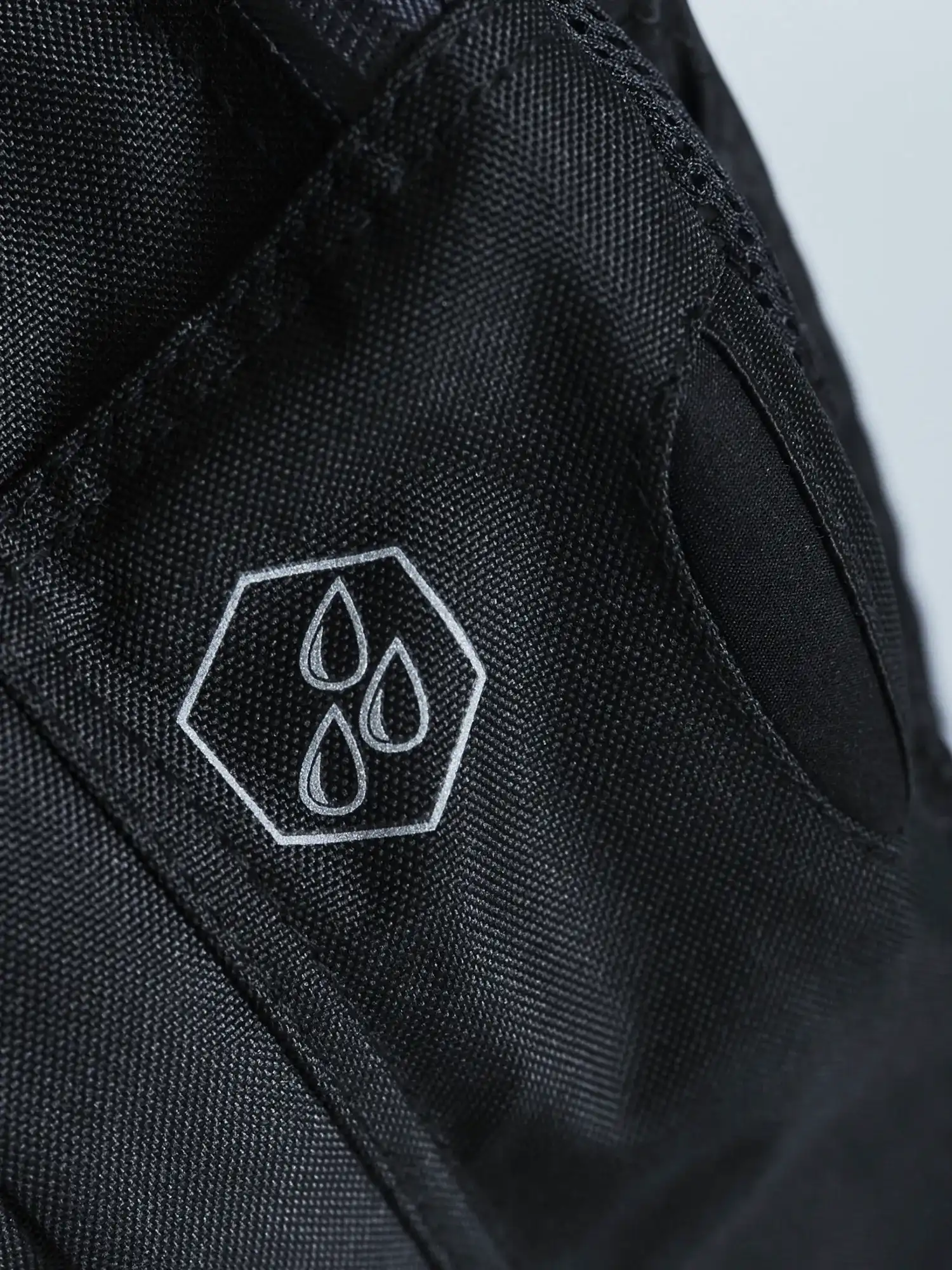 MANTO CROSS Reflective Backpack Negro - Imagen 6